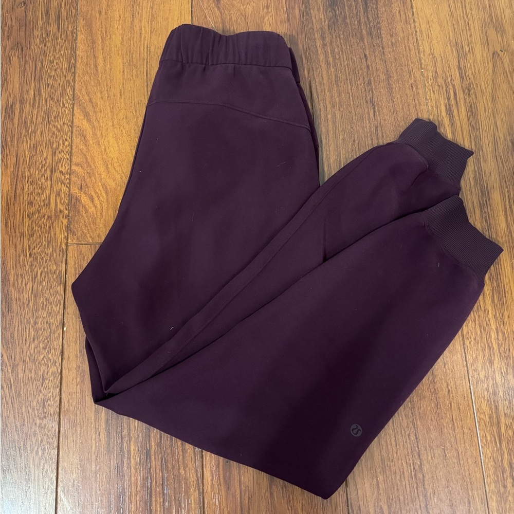 Lululemon On The Fly Mid-Rise Jogger Size 6